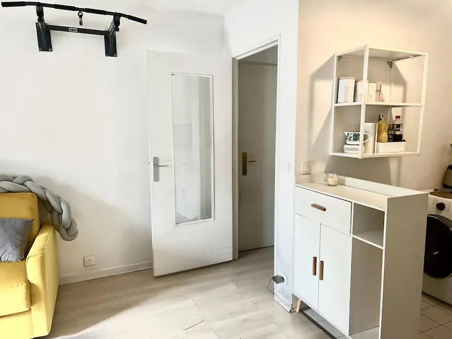 Cosy Studio With Terrace Paris 0*,  France