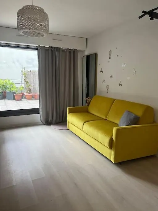 Cosy Studio With Terrace Paryż 0*,